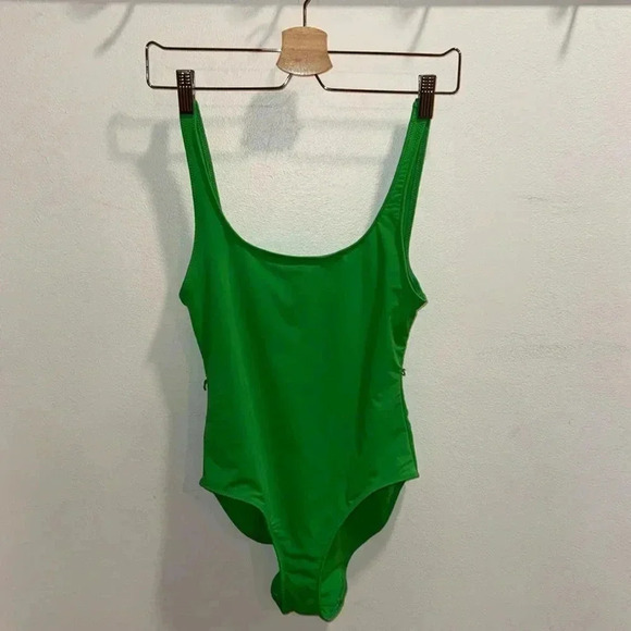 Solid & Striped - The Anne-Marie Belt in Parakeet Green - Sizes XS, S, L, XL - Picture 1 of 4